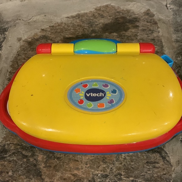 VTech Brilliant Baby Laptop - Picture 6 of 11